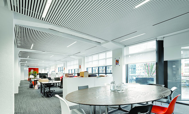集性能和美观于一身的金属天花板(图2)